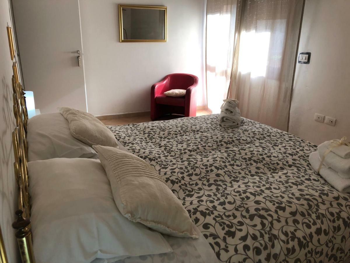 Caio Asinio Apartment Napoli Bagian luar foto