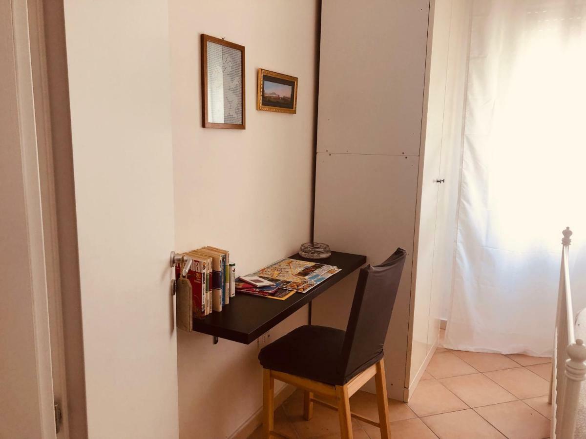 Caio Asinio Apartment Napoli Bagian luar foto